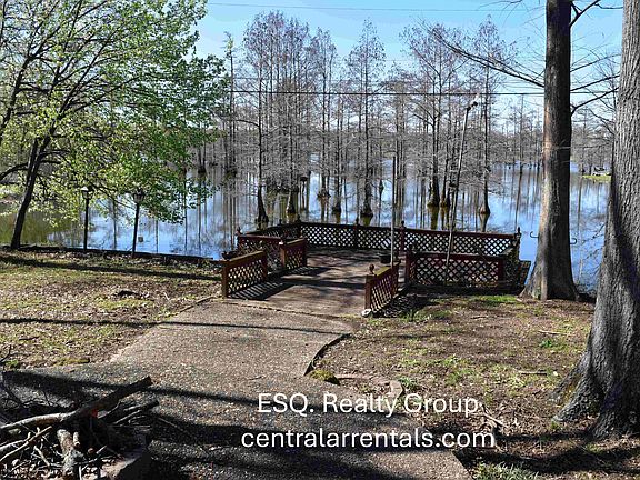 4th image of 38 Shoshoni Dr