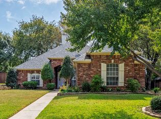912 Carousel Dr, Bedford, TX 76021
