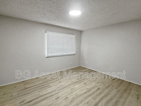3rd image of 4110 34th Ave APT 2