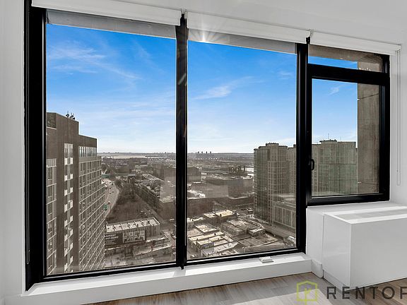 3rd image of 224 E 135th St APT 2005