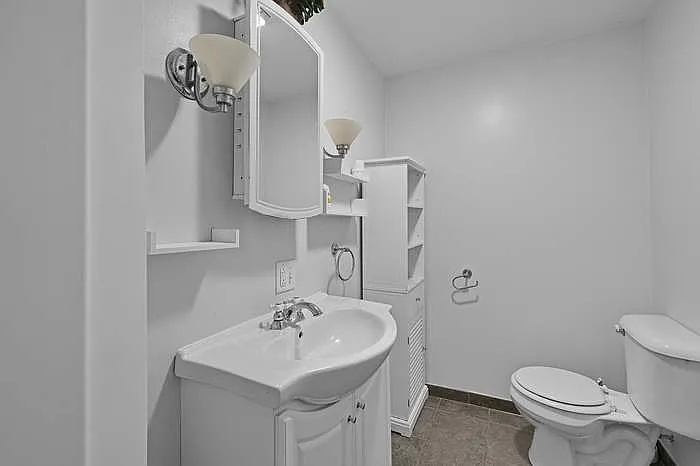 4920 73 1/2 St — Photo 12