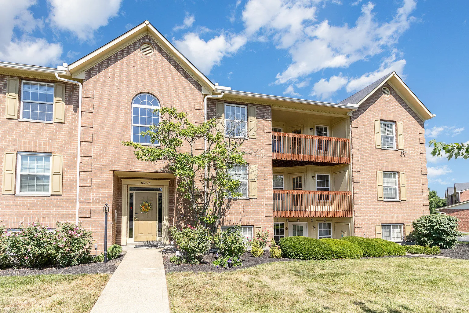 140 Dogwood Dr photo 1