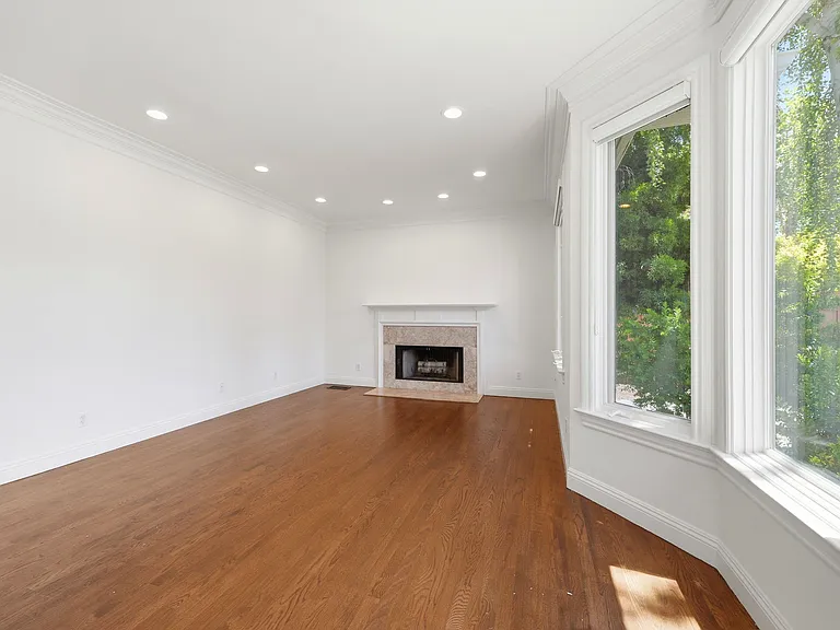 1506 Vancouver Ave — Photo 35
