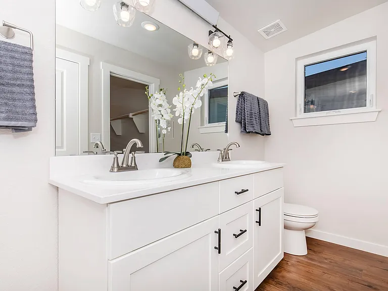 331 Walsh St #331 — Photo 9