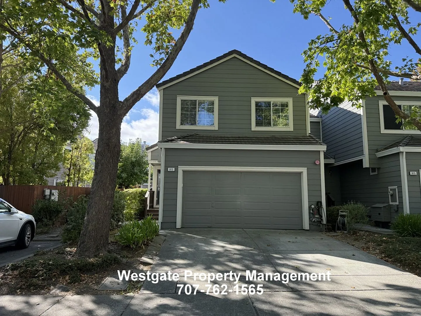 Beautifully Remodeled 3/2.5 Townhome - 813 Chardonnay Circle — Photo 4