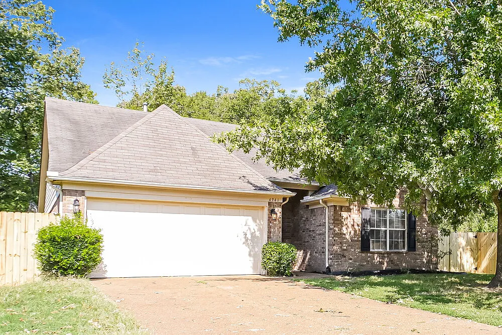 3 bed, 2.0 bath, 1505 sqft, $2,070 — Photo 3