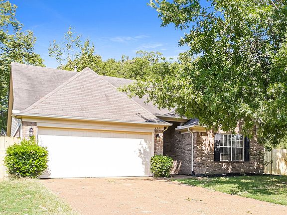 3rd image of 4941 Wemberley Dr