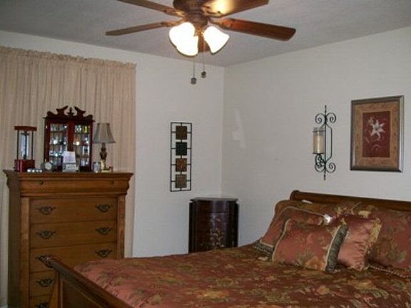 4th image of 1513 Evergreen Ave