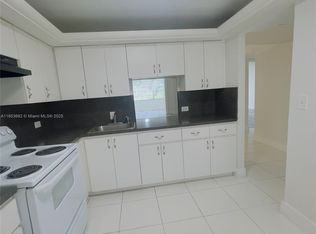 443 NE 195th St APT 338, Miami, FL 33179