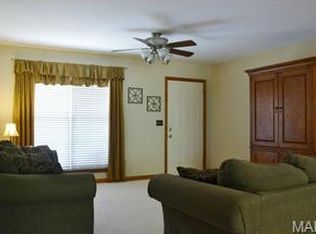 1205 Deer Run Dr, Washington, MO 63090
