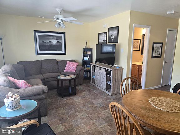 5th image of 1203 E Beach Ave Unit 8