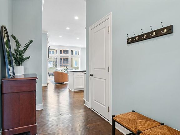 4th image of 1503 SW Antiquity Dr