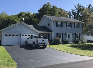 29 Albany St, Hoosick Falls, NY 12090