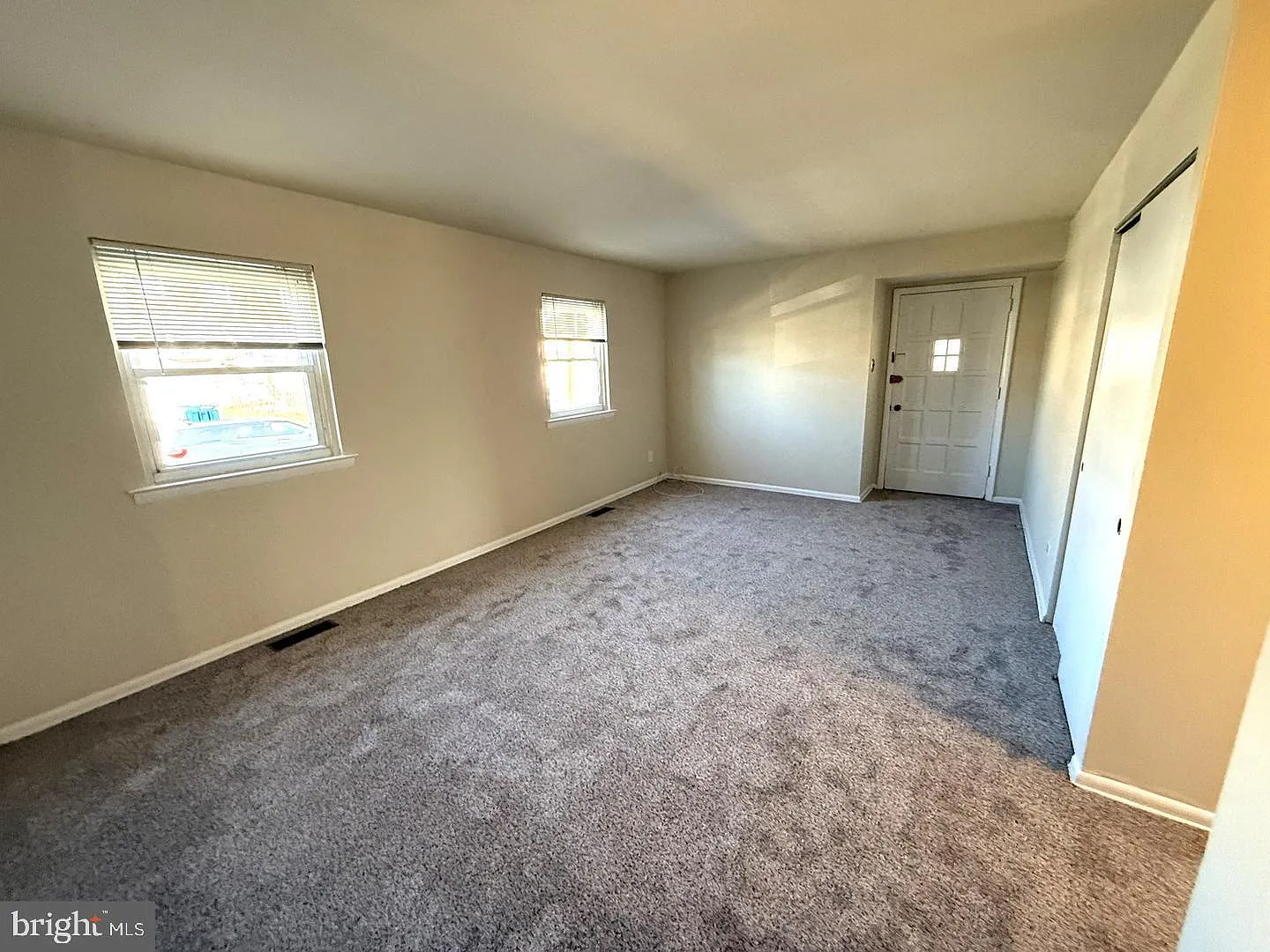 1 bed, 800 sqft, $1,350 — Photo 2