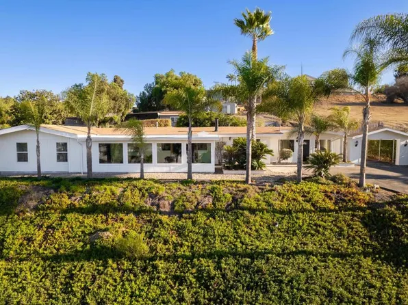 2405 Old Colony Rd, Vista, CA 92084