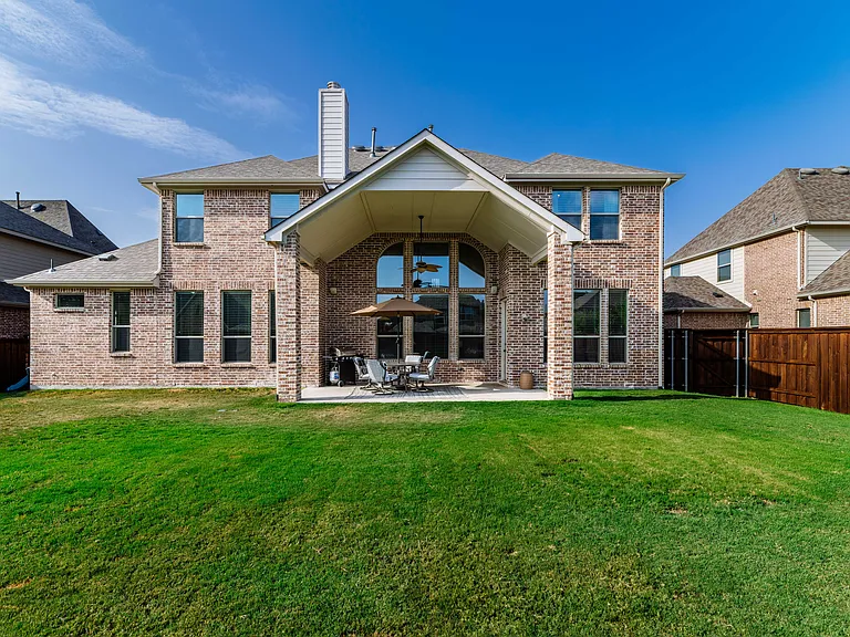 4611 Acacia Pkwy — Photo 33
