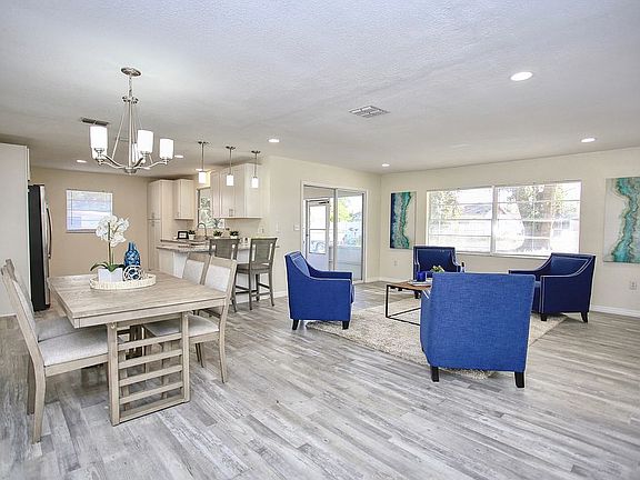 3rd image of 1033 Madura Dr