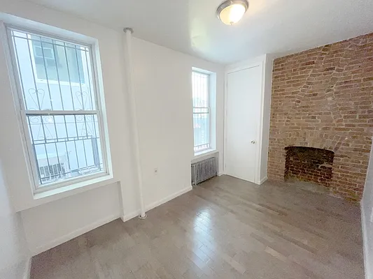 Rented by Elite NY Holdings | media 13