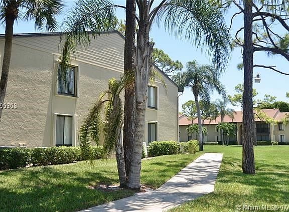 3rd image of 721 Sunny Pine Way APT G2