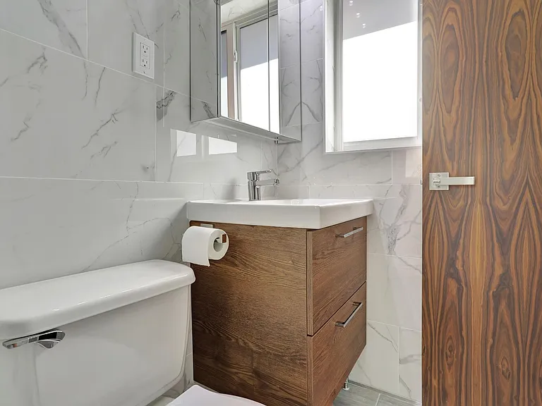 1000 SW 30th St #1 — Photo 13