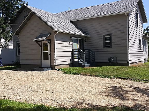 Gravel drive 3-4 car parking