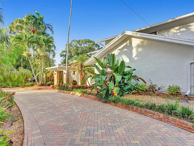 2120 SW 28th Way — Photo 68