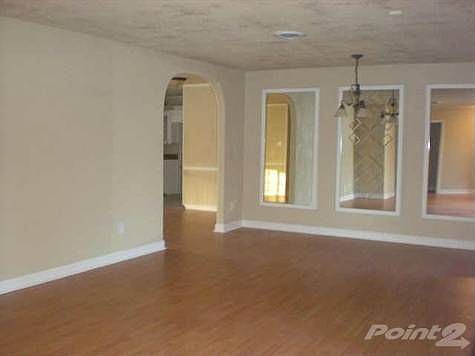 4th image of 5808 Trail Lake Dr