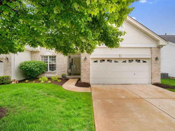 1324 Pine Bluff Dr, Saint Charles, MO 63304