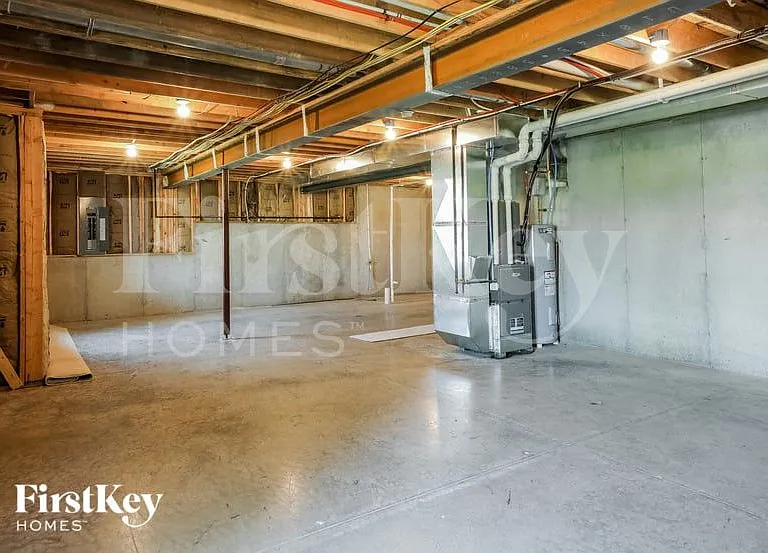 2217 NE Janessa Dr — Photo 13