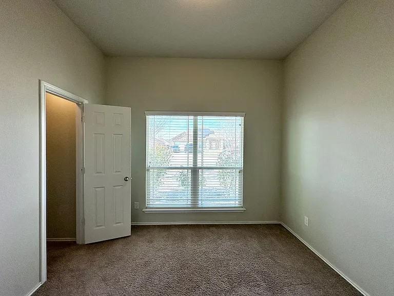702 Deborah Kay Dr — Photo 29