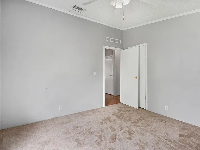 5410 Carriage Trails Dr — Photo 17