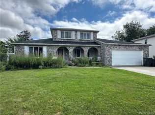 1089 Bowen Dr E, North Tonawanda, NY 14120