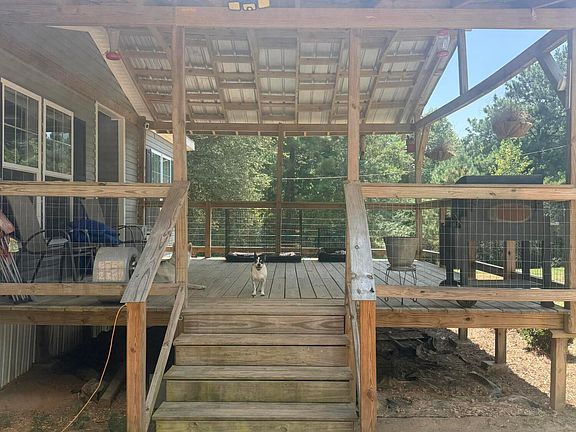 3rd image of 1820 Arthur Dr NW