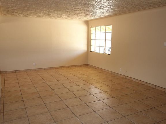 4th image of 3119 E Bermuda St