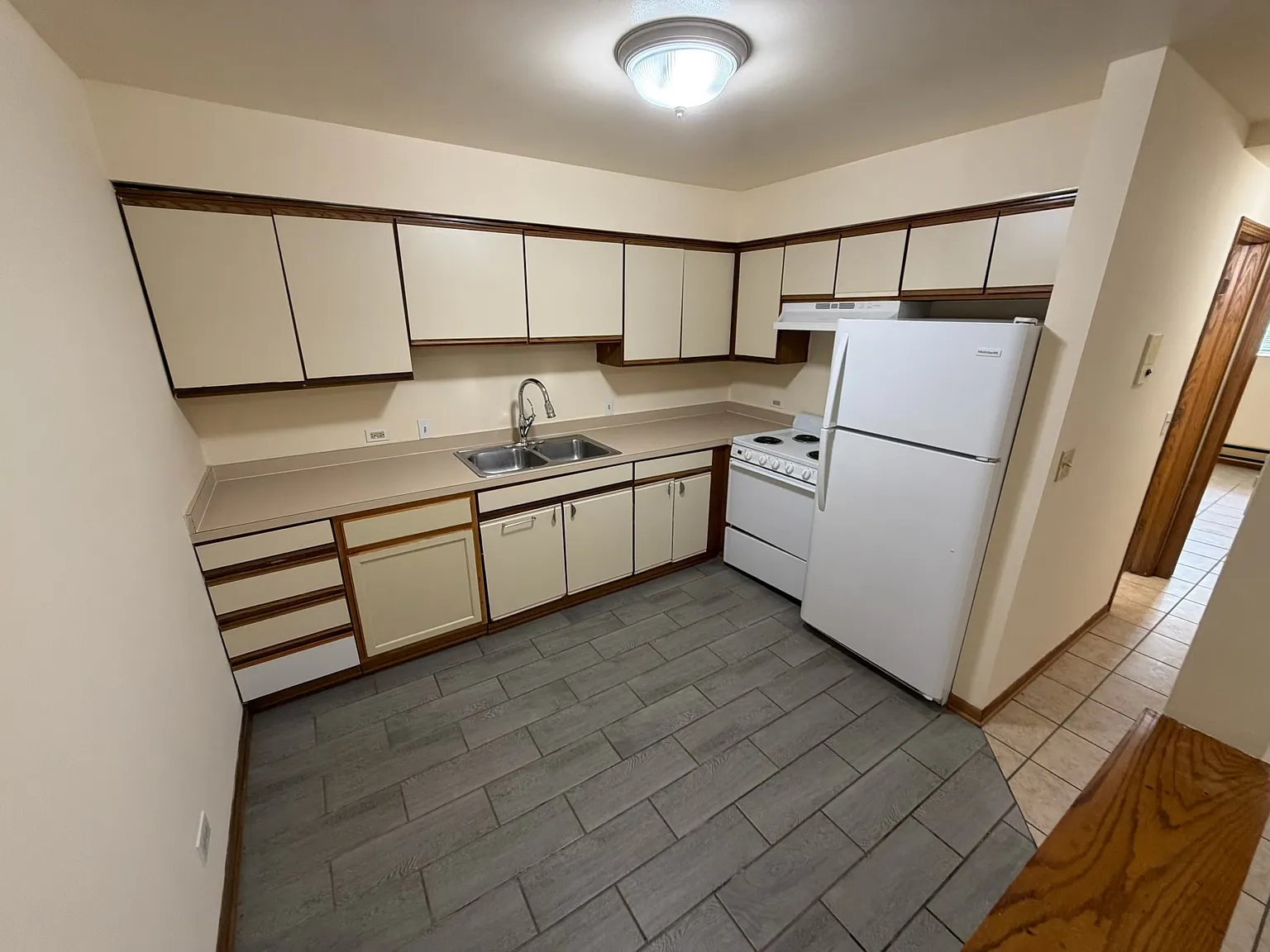 1 bed, $1,200 — Photo 2