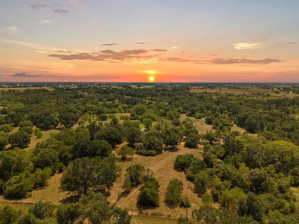 37585 Porter Ln, Hempstead, TX 77445