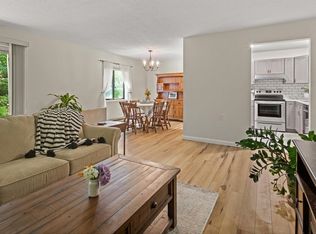 67 Hawthorne Cir, South Burlington, VT 05403