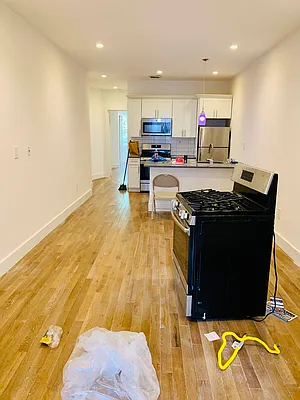 Rented by Evergreen Realty & Investments | media 33