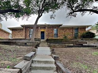 1724 Saint James Dr, Carrollton, TX 75007