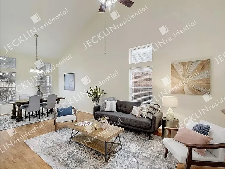 206 Mossy Rock Dr — Photo 5