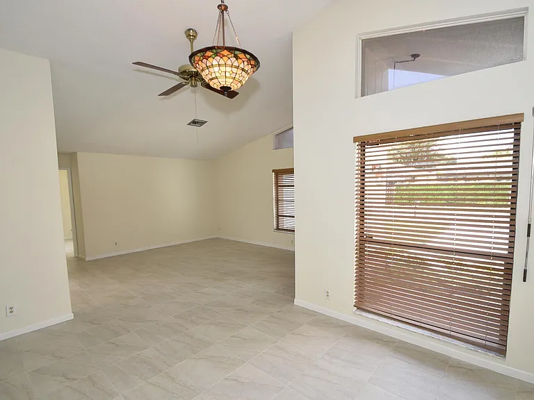 21518 Summertrace Cir — Photo 3