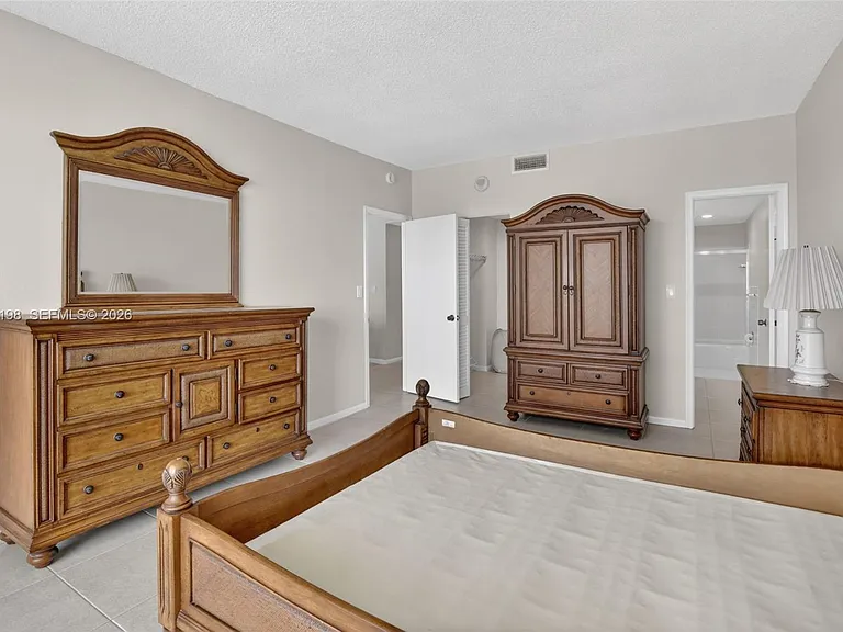 1817 S Ocean Dr #Penthouse 19 — Photo 19