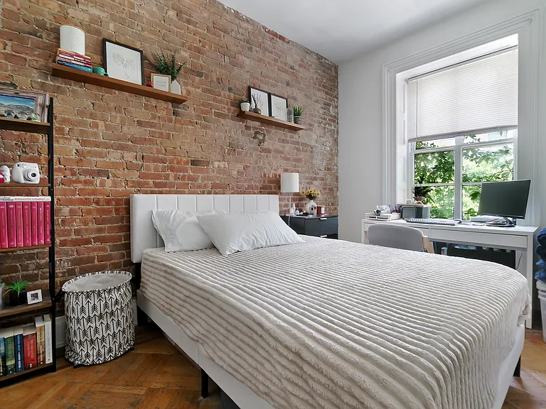 139 Montague St #3R — Photo 5