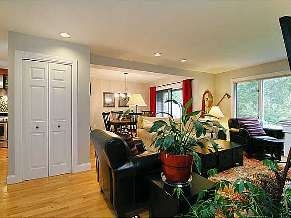 4th image of 15 Brandywine Ln #15