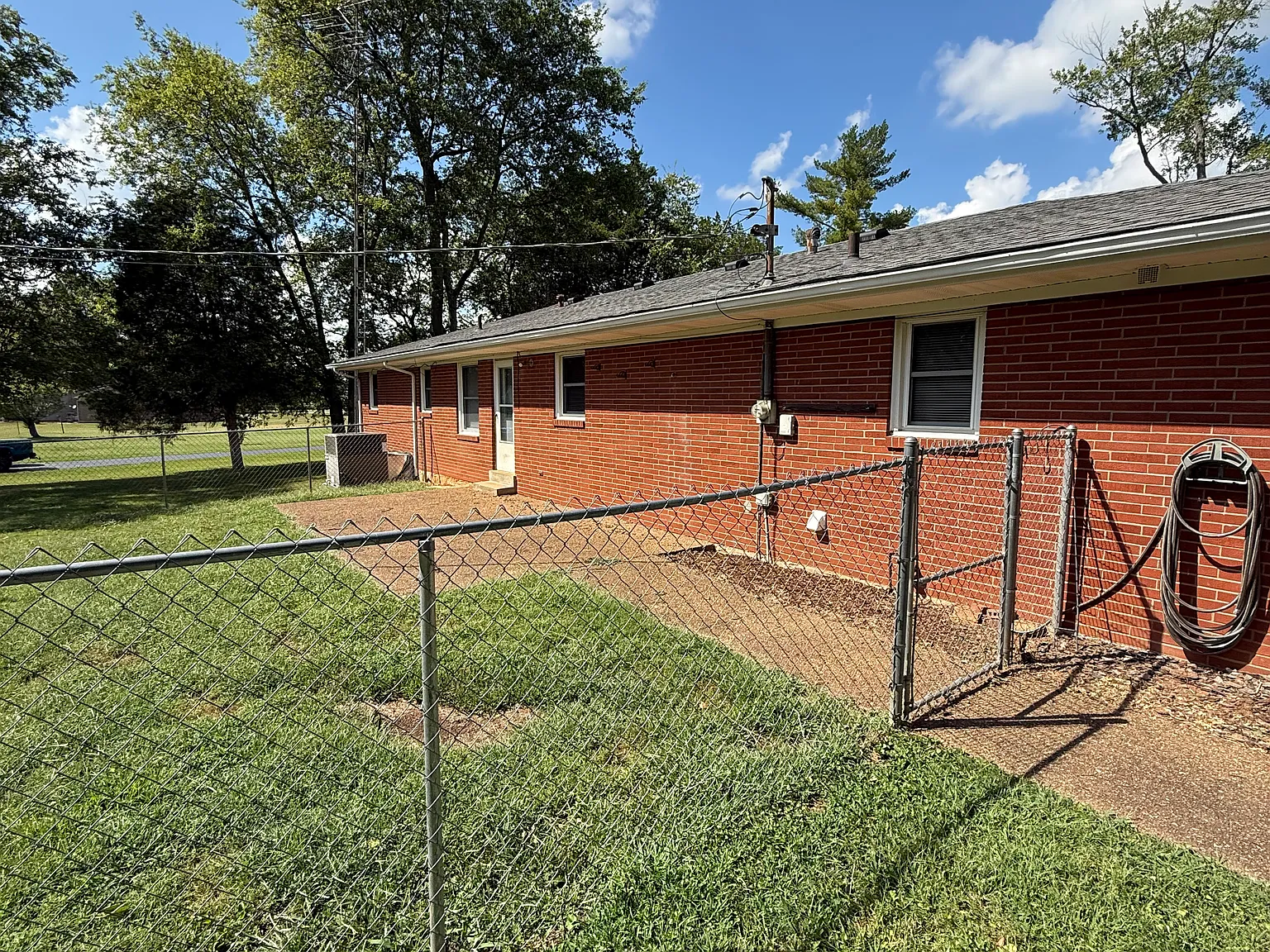 3 bed, 1904 sqft, $1,900 — Photo 4