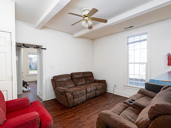 5th image of 111 W Ash St #A