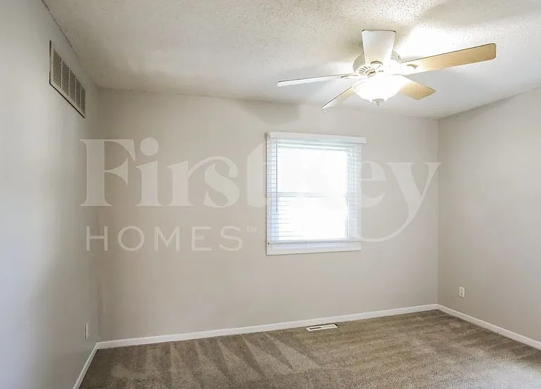 5126 S Delaware Ave — Photo 9