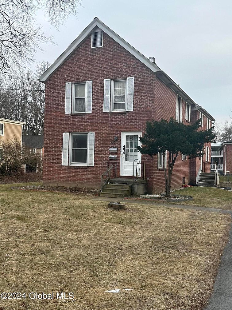 2nd image of 454 Kenwood Avenue