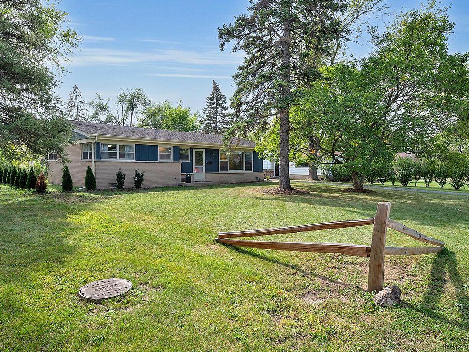 1st image of 3109 Greenbriar Dr