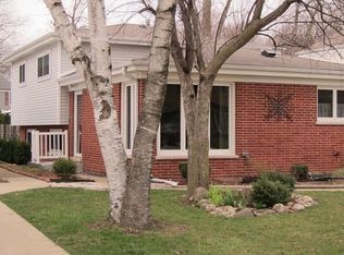 354 S Dryden Pl, Arlington Heights, IL 60005